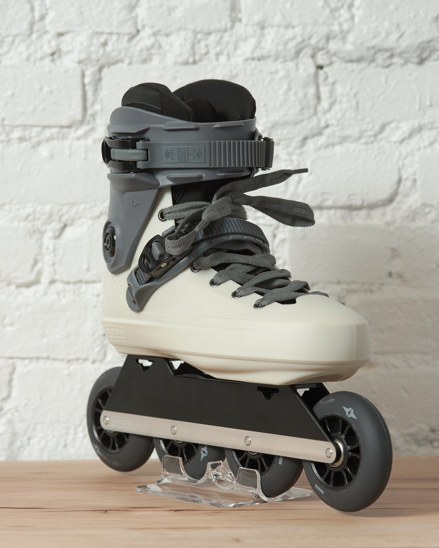 Micro Alcedo One 90 Skate Gray/White